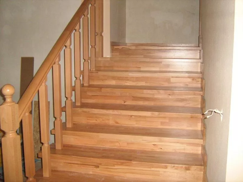 Деревянные лестницы: производство,  изготовление,  монтаж под ключ