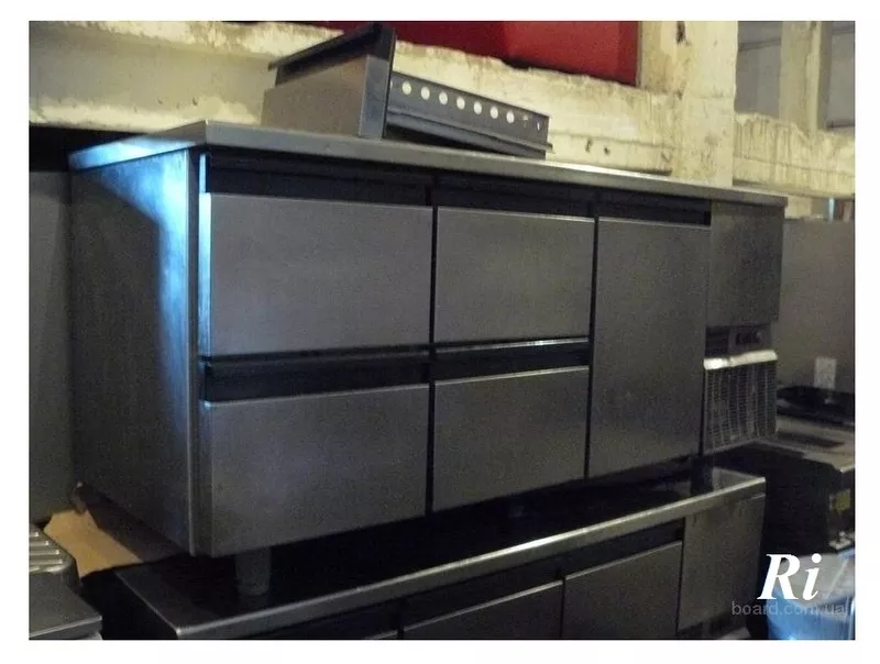 Продам бв холодильний стіл Zanussi для ресторанів, кафе