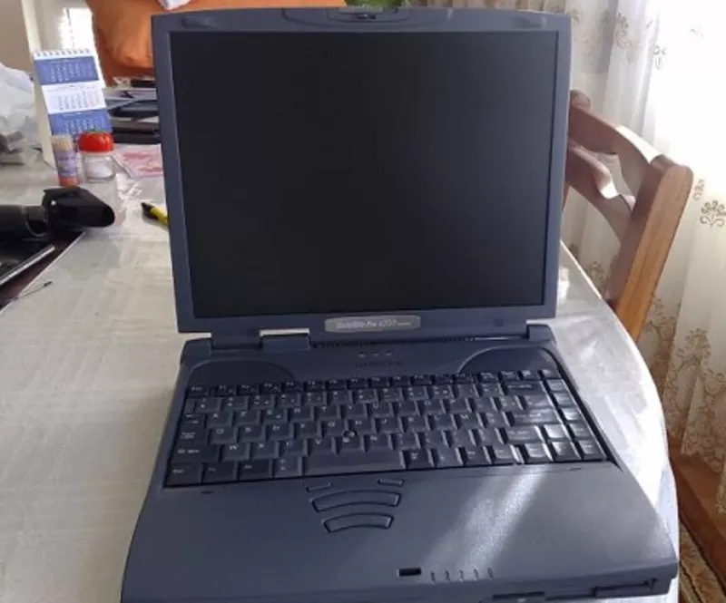 Запчасти от Toshiba Satellite Pro 4200 .