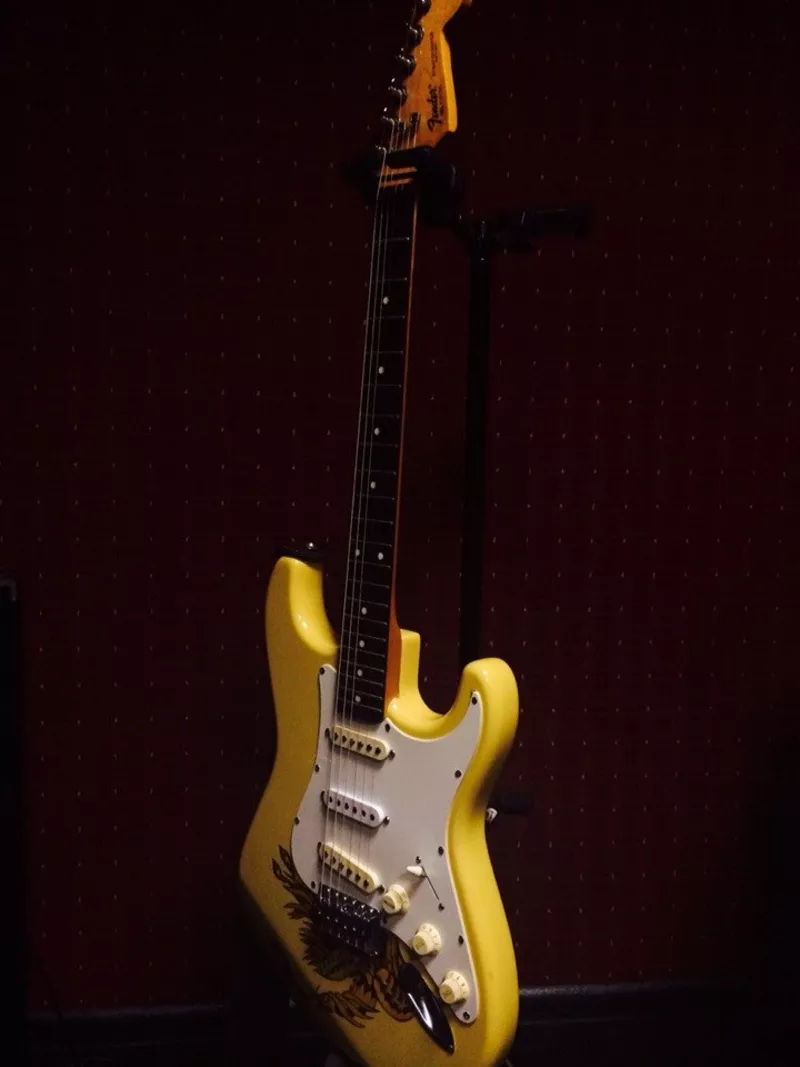 Fender Stratocaster / Japan / 1982 год