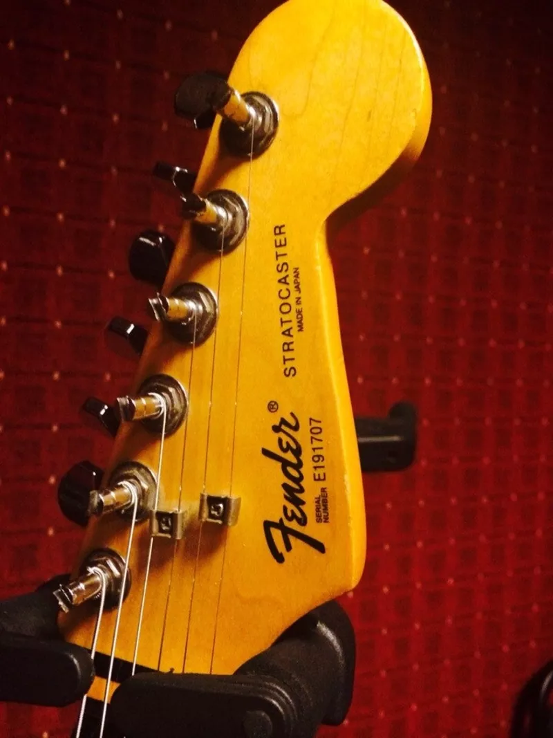 Fender Stratocaster / Japan / 1982 год 2