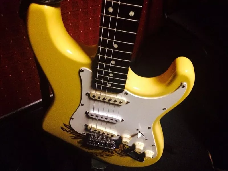 Fender Stratocaster / Japan / 1982 год 4