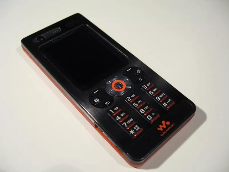 Моноблок Sony Ericsson W880i