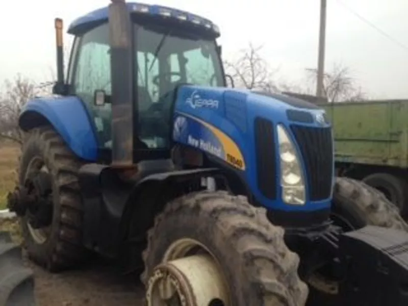 Трактор колесный NEW HOLLAND 8040