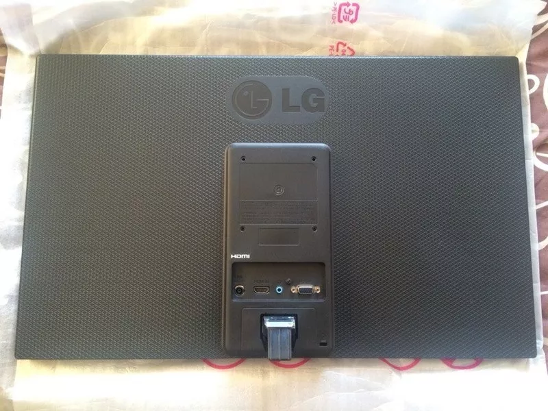 СРОЧНО продам Lg E2242 2