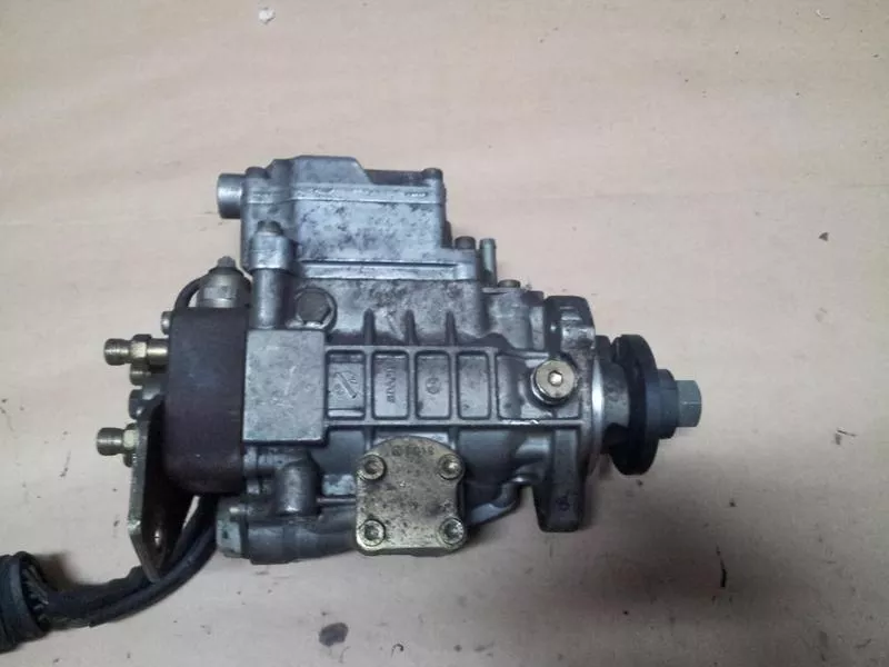 Насос-форсунка фольцваген VW 1.9 TDI 038130107D  2