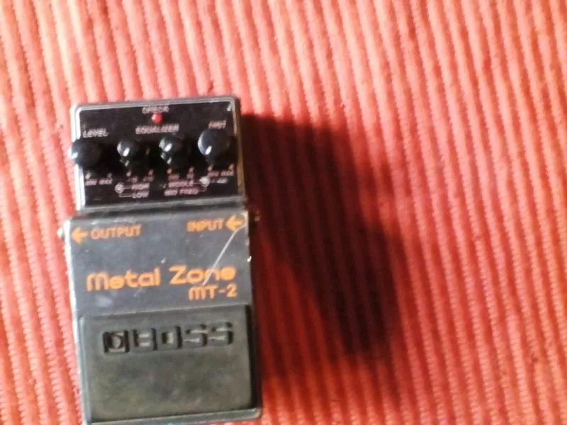 Педаль Boss Metal Zone MT-2 distdistortion с блоком питания