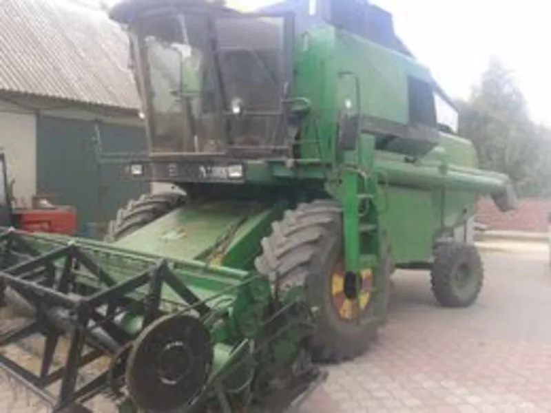 Комбайн JOHN DEERE