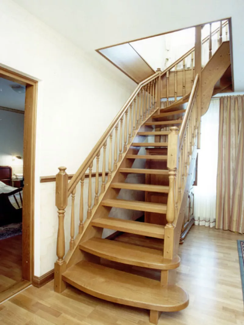 Двери и лестницы из экологически чистой натуральной древесины.