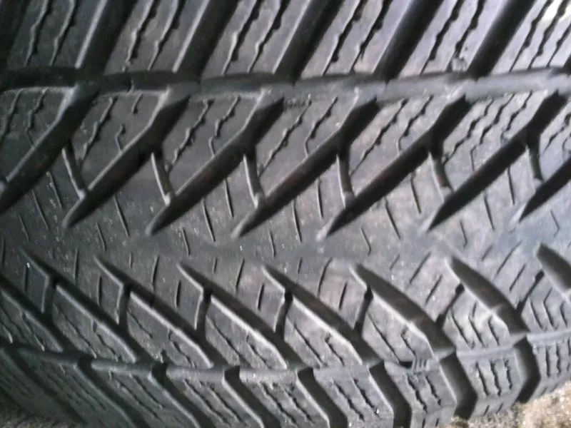 Продам 2 колеса GoodYear 225/50/17 5