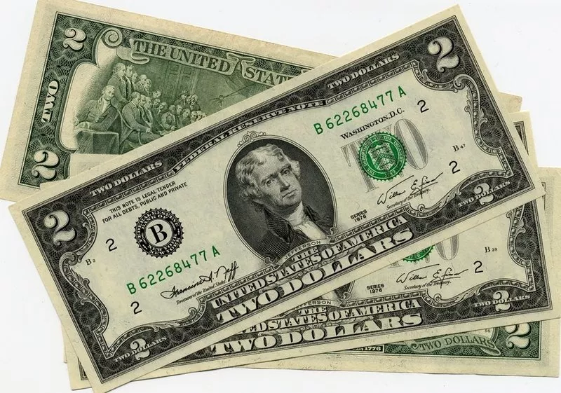 Банкнота номиналом 2 доллара Отличный подарок,  как в преддверии праздника,  так и в знак уважения,  в