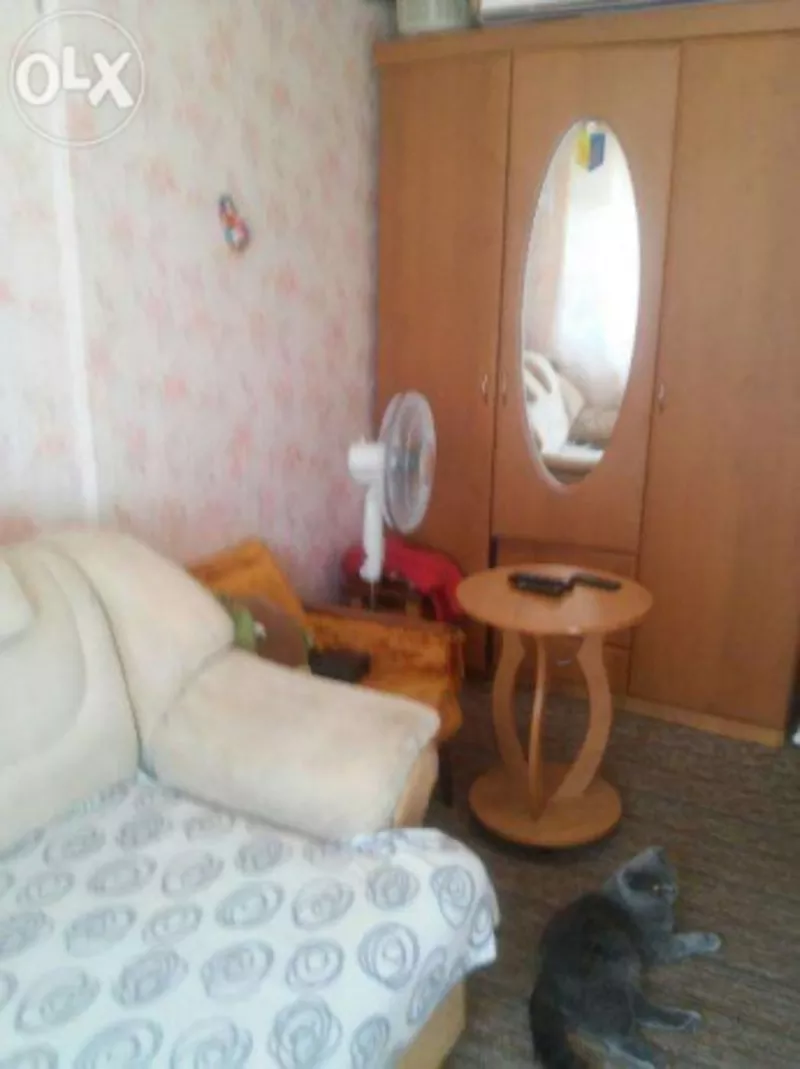 Обменяю Квартира 2 комн.(малогабаритная) + машина на 2 комн. квартиру 5