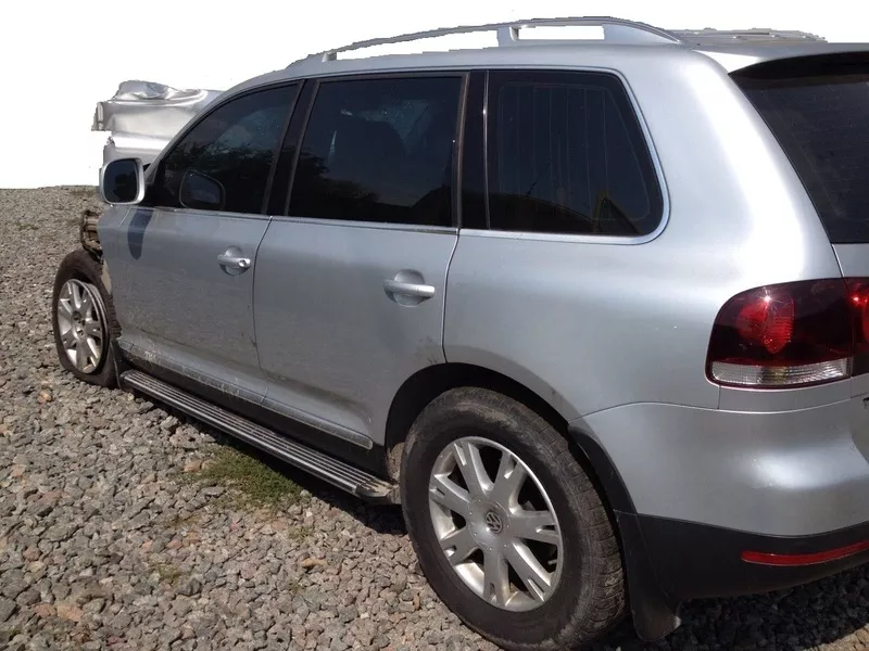 Volkswagen Touareg 2009 2.5 диз. авт. по запчастям 3