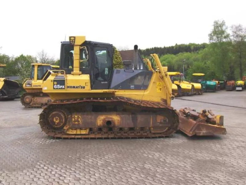 Бульдозер Komatsu D65px15  3