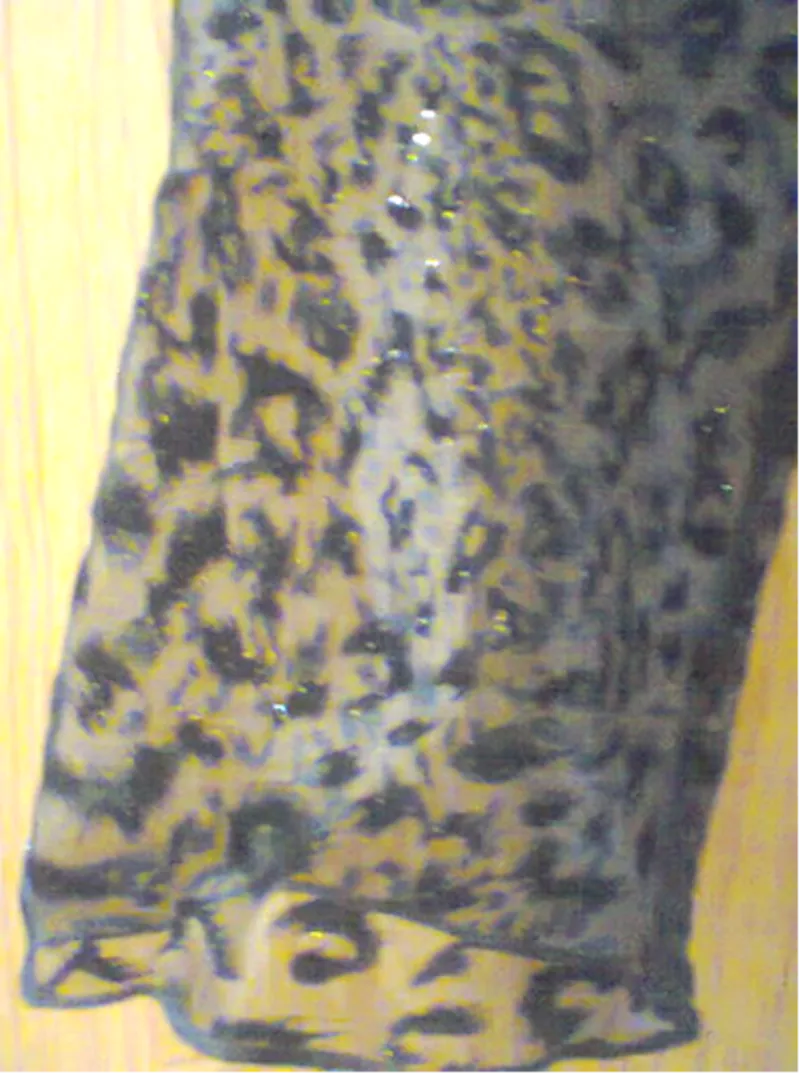 Блуза с косым низом и с прозрачным рукавом с блестками,  размер 46. 4