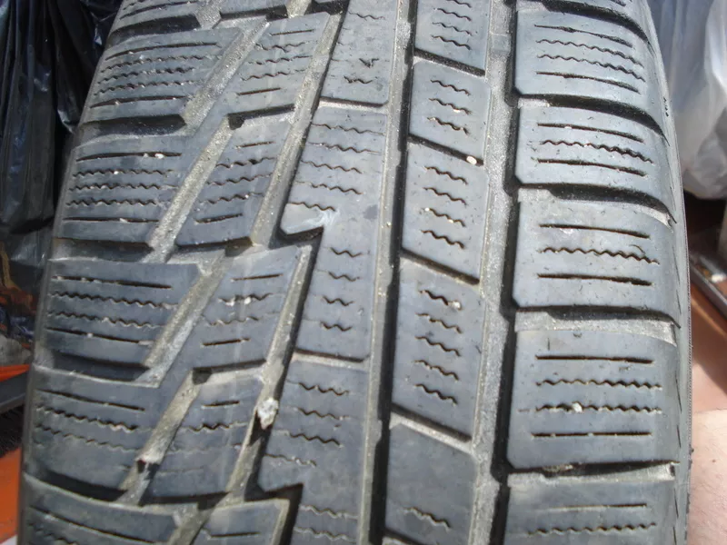 Продам шины Nokian 185/65 R15 зима 2