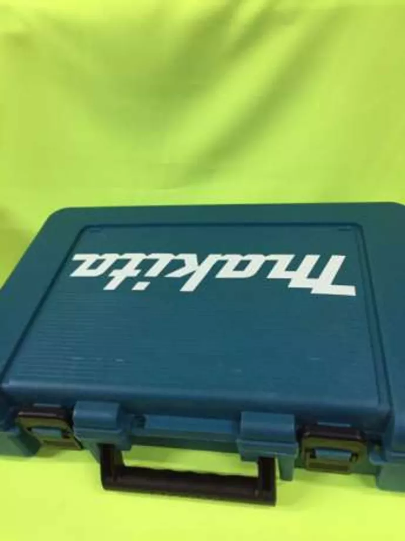Перфоратор Makita HR2470 (Макита) 2