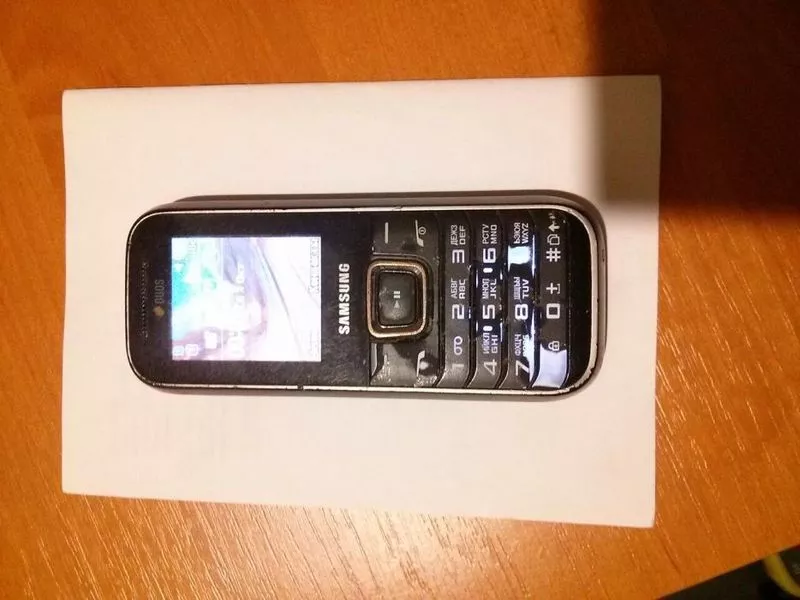 Продаю двухкарточный телефон Samsung gt-E1232B 2