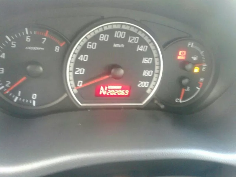 Suzuki Svift 1.3 авт. 2005 6