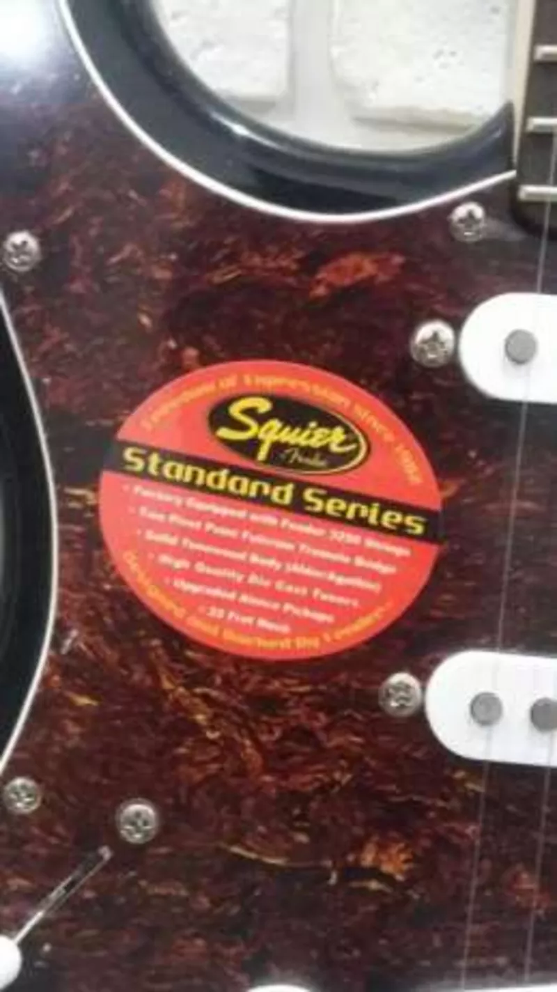 Левосторонняя Электрогитара Squier by Fender Standart Stratocaster 2