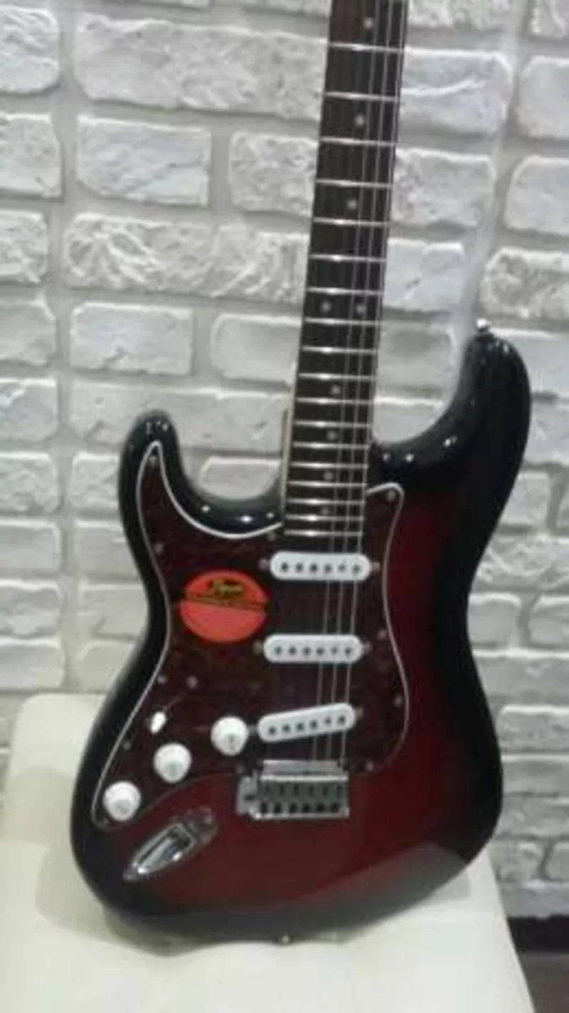 Левосторонняя Электрогитара Squier by Fender Standart Stratocaster 4