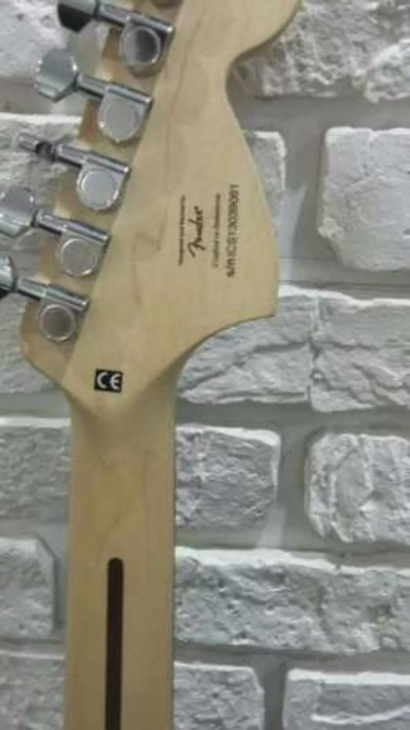 Левосторонняя Электрогитара Squier by Fender Standart Stratocaster 5