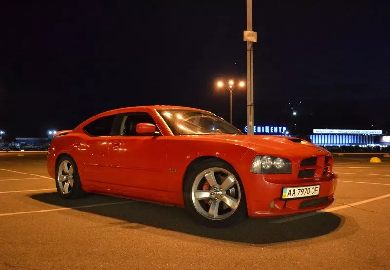 Продам Dodge Charger SRT 8 Hemi 6.1 L 4