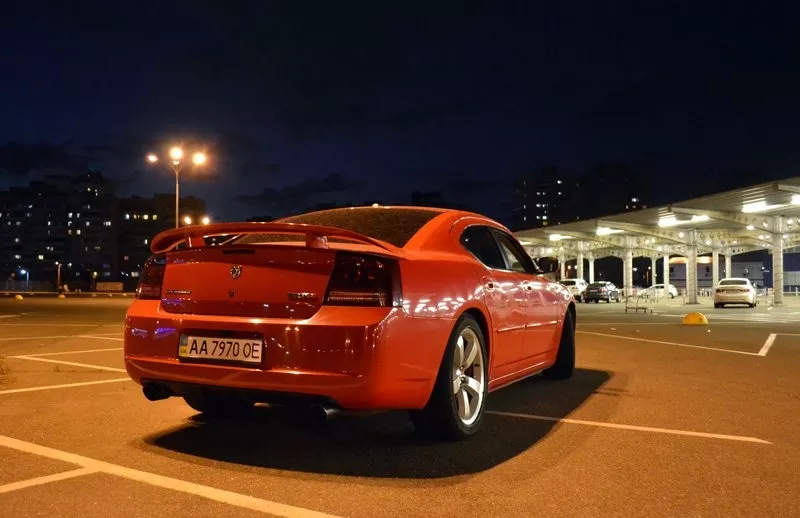 Продам Dodge Charger SRT 8 Hemi 6.1 L 6