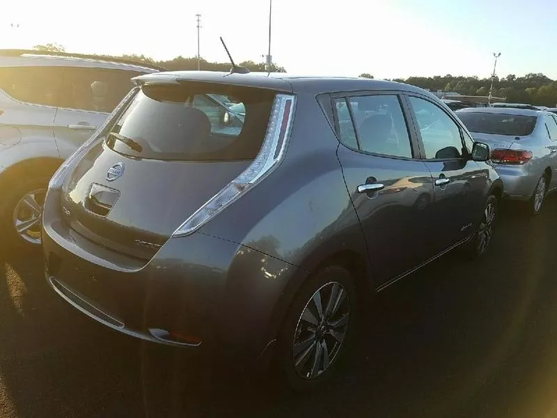 Nissan Leaf SV электромобиль 2