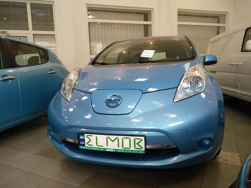 Nissan Leaf SV голубого цвета 2