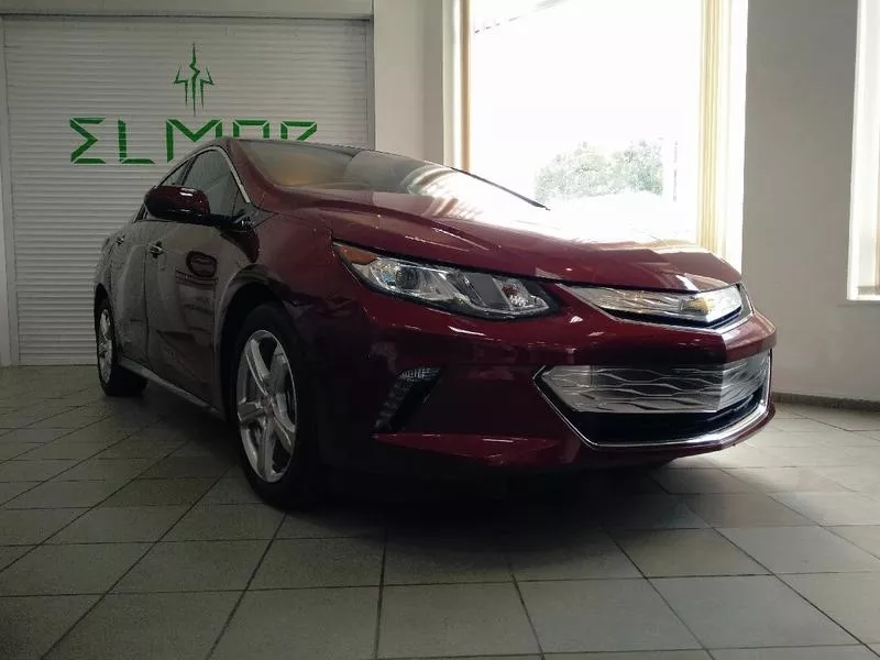 Электрический автомобиль Chevrolet Volt 3