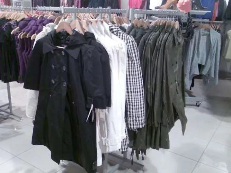 Торговое оборудование б/у (торговые стеллажи) под одежду,  обувь,  сумки 2