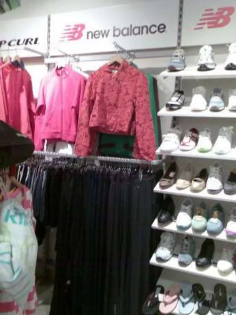 Торговое оборудование б/у (торговые стеллажи) под одежду,  обувь,  сумки 4