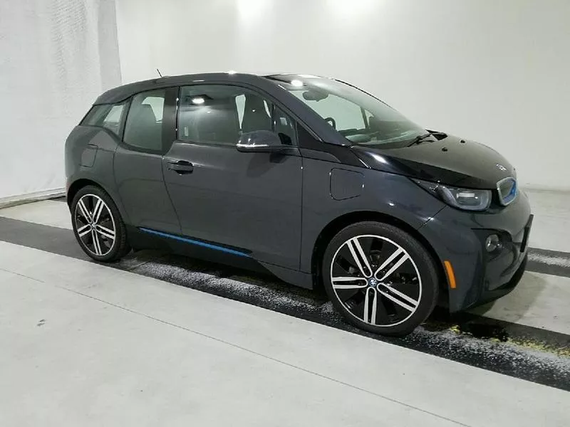 Современный электромобиль BMW i3 Tera 4