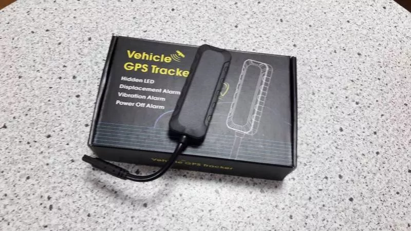 Автомобильный GPS-трекер (професиоанальный) 4