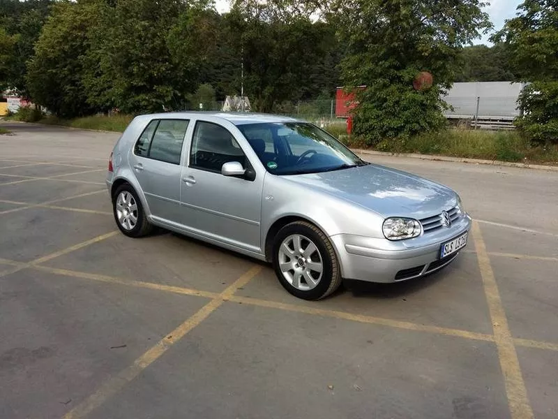 Продам отличный автомобиль VW GOLF,  1.6 2003 3