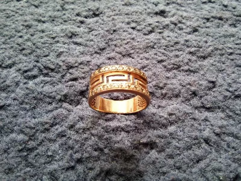 Продам золотое кольцо (б/у) 3