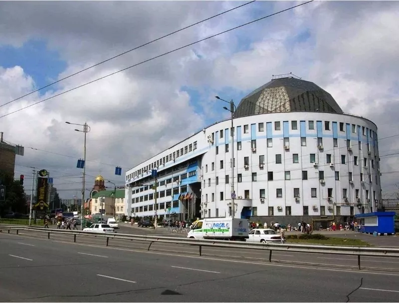 Здание под гостиницу,  офисы,  клинику в Соломенском районе.