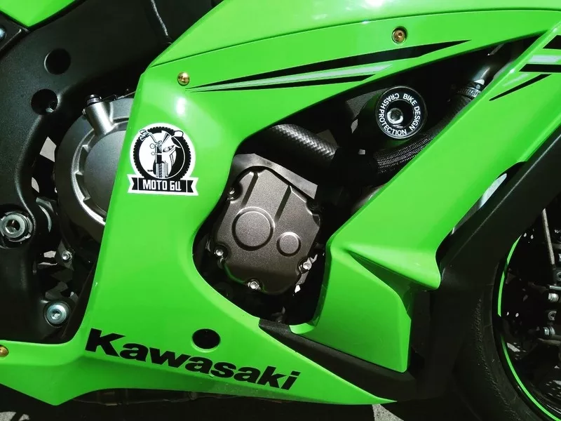 Kawasaki ZX-10R Ninja 2011 12