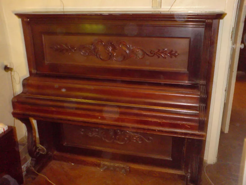 Продам антикварное американское вертикальное пианино Crown