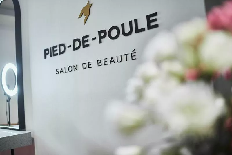 Парикмахерские услуги в салоне красоты PIED-DE-POULE