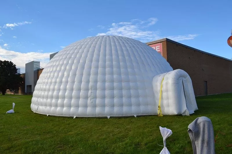 Надувная палатка Иглу Igloo inflatable tent украинского производства 2