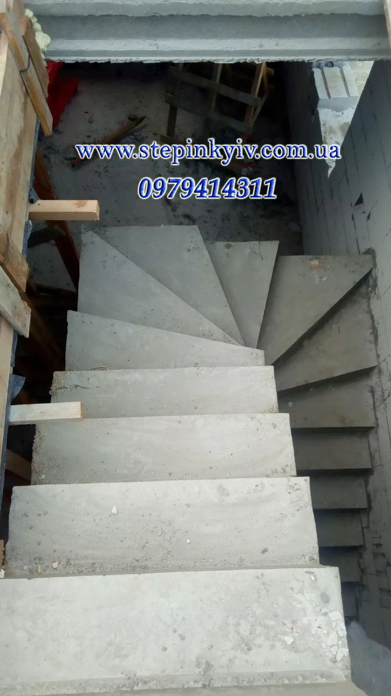 Лестницы из бетона (монолитные) 10
