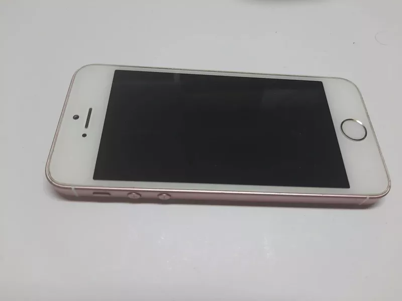 Б/у Apple iPhone SE 32GB 2