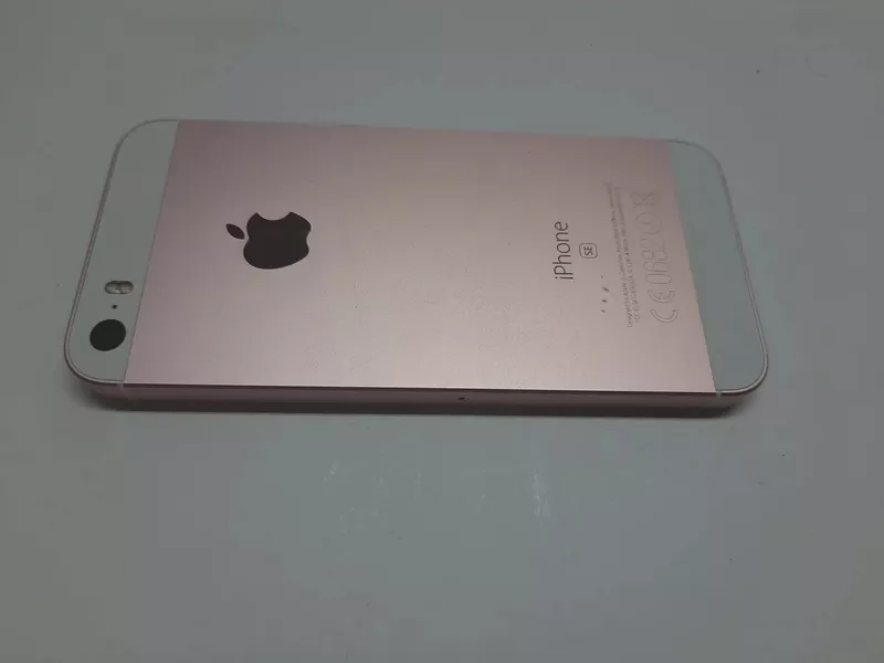 Б/у Apple iPhone SE 32GB 3