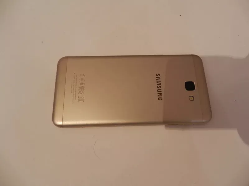 Мобильный телефон Samsung G570 3