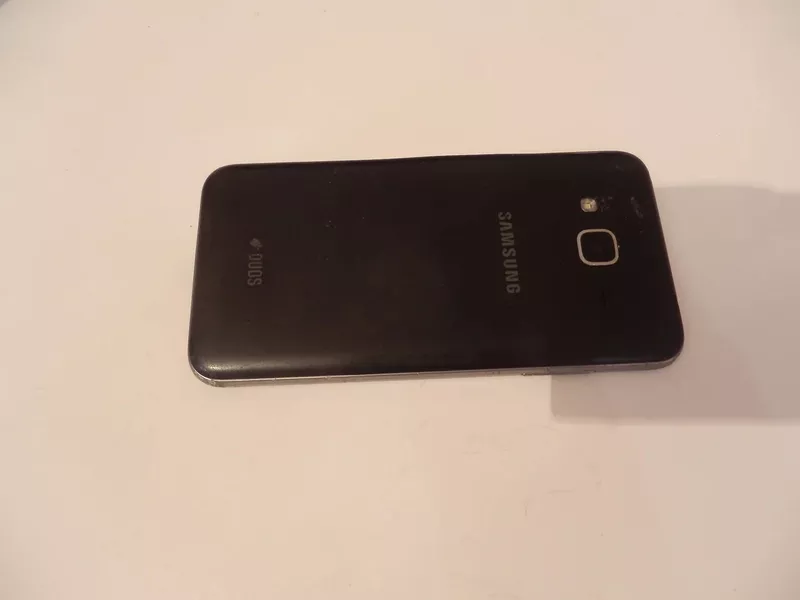 Мобильный телефон Samsung J320 4