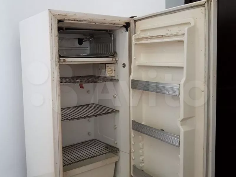  холодильник      б - у,    г киев   самовывоз с  метро   Сирець  3