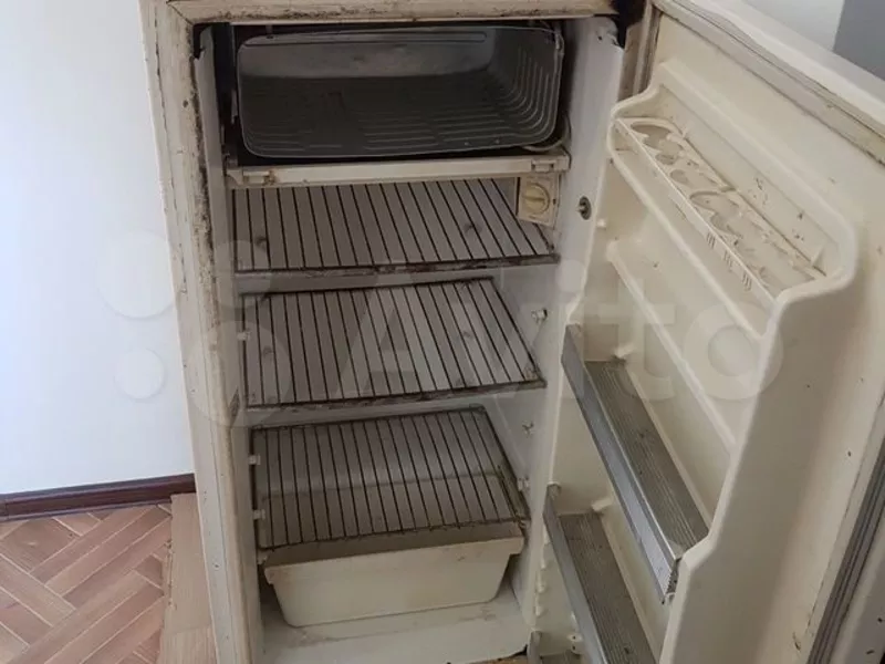  холодильник      б - у,    г киев   самовывоз с  метро   Сирець  7