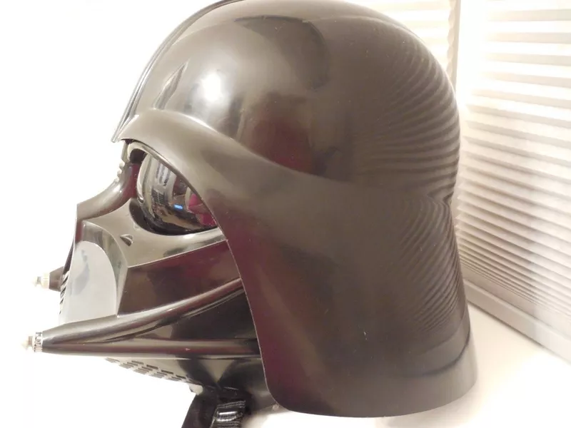 Шлем Дарта Вейдера с модулятором голоса,  в отличном б/у состоянии.